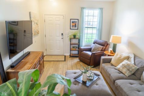2263 Shadow Bend Drive Columbus IN 47201