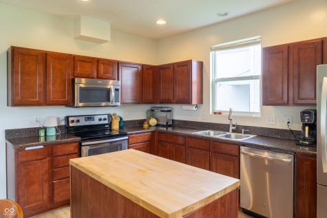 2263 Shadow Bend Drive Columbus IN 47201