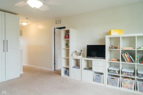 2263 Shadow Bend Drive Columbus IN 47201