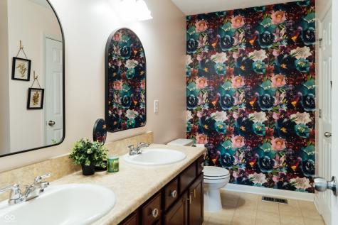 2263 Shadow Bend Drive Columbus IN 47201