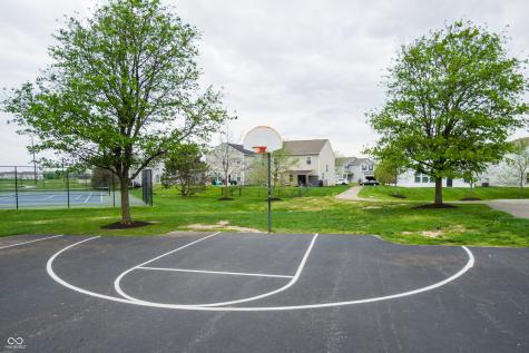 2263 Shadow Bend Drive Columbus IN 47201