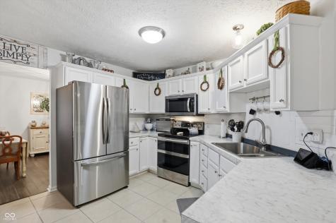 230 Wyndotte Drive Carmel IN 46032