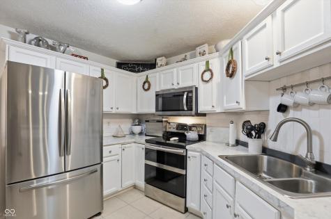 230 Wyndotte Drive Carmel IN 46032