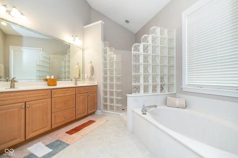 13595 Ashbury Drive Carmel IN 46032