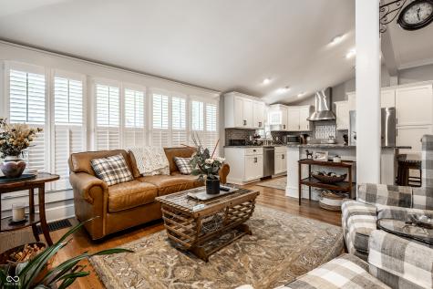 190 N Main Street Zionsville IN 46077