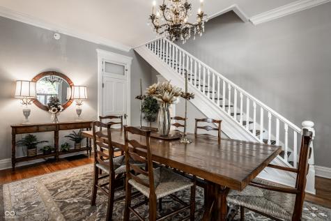 190 N Main Street Zionsville IN 46077
