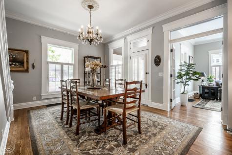 190 N Main Street Zionsville IN 46077