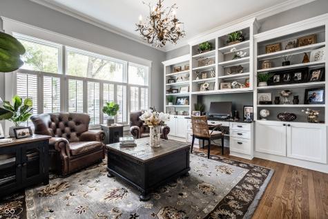 190 N Main Street Zionsville IN 46077