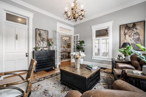 190 N Main Street Zionsville IN 46077