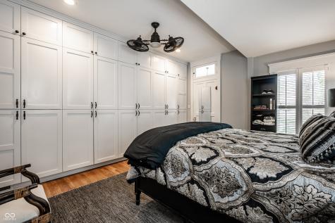 190 N Main Street Zionsville IN 46077