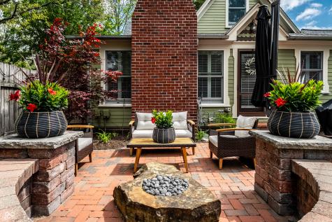 190 N Main Street Zionsville IN 46077