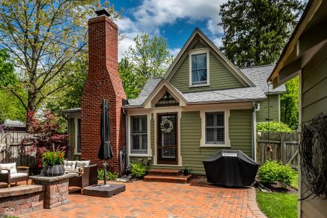 190 N Main Street Zionsville IN 46077