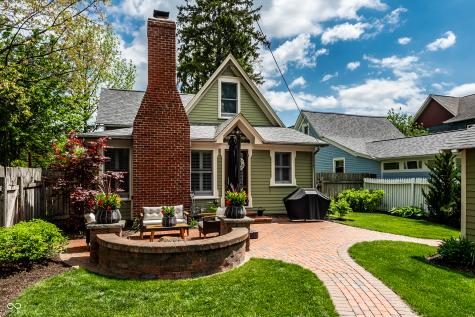 190 N Main Street Zionsville IN 46077