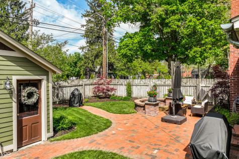 190 N Main Street Zionsville IN 46077