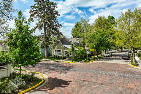 190 N Main Street Zionsville IN 46077
