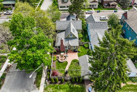 190 N Main Street Zionsville IN 46077