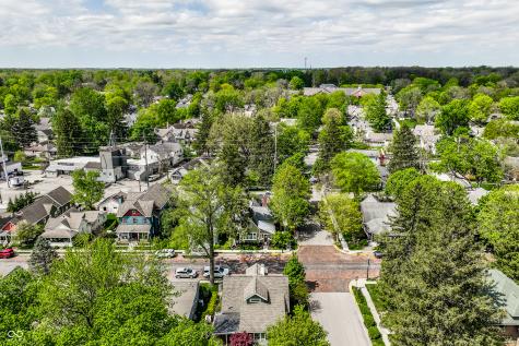 190 N Main Street Zionsville IN 46077