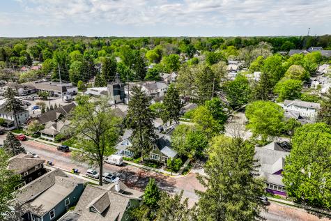 190 N Main Street Zionsville IN 46077