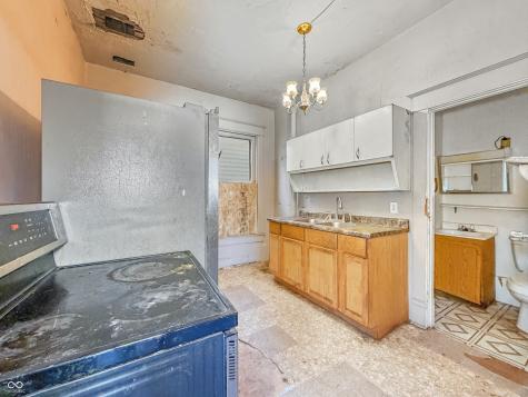 302 S Holmes Avenue Indianapolis IN 46222
