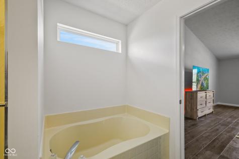 7622 Sergi Canyon Drive Indianapolis IN 46217