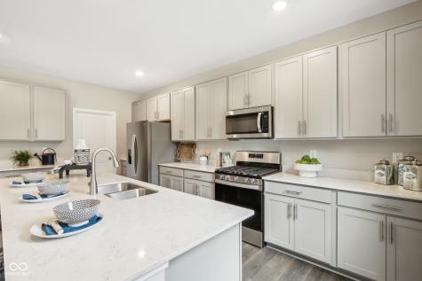 810 Pearl Street Whiteland IN 46184