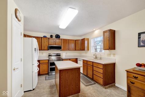 7746 Winding Creek Drive Indianapolis IN 46236