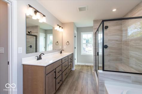 6894 Renoir Way Avon IN 46123