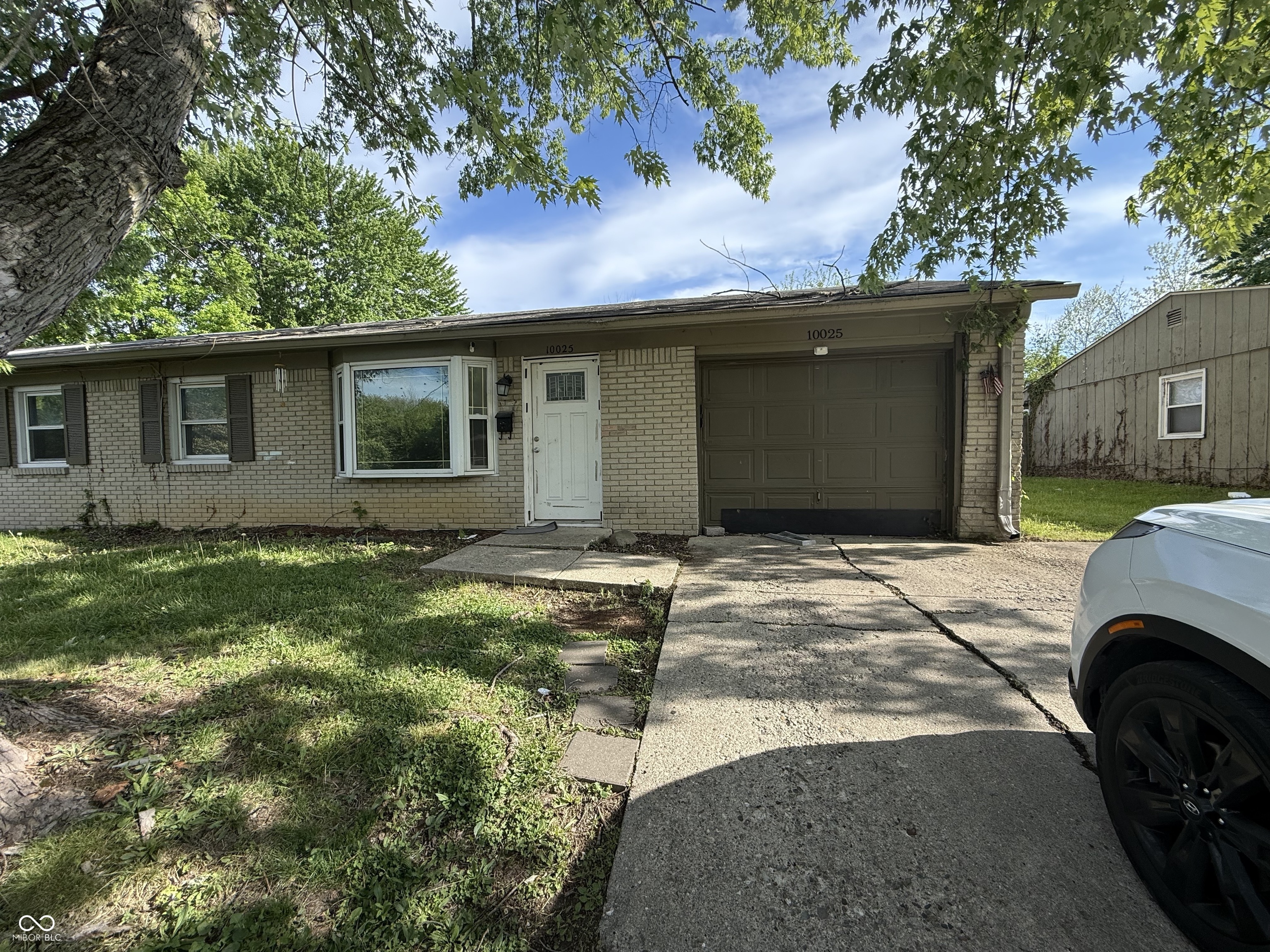 10025 Catalina Drive Indianapolis IN 46235