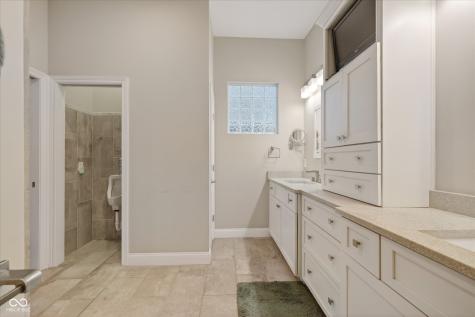 8944 Crystal River Drive Indianapolis IN 46240