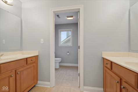 8944 Crystal River Drive Indianapolis IN 46240