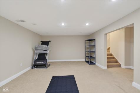 8944 Crystal River Drive Indianapolis IN 46240