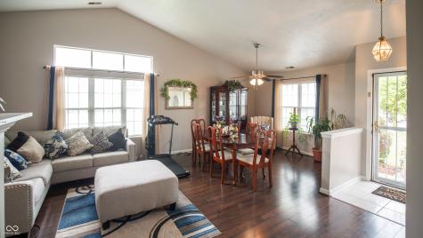 1605 Warren Lake Court Indianapolis IN 46229
