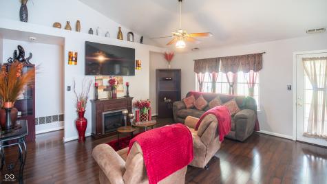 1605 Warren Lake Court Indianapolis IN 46229