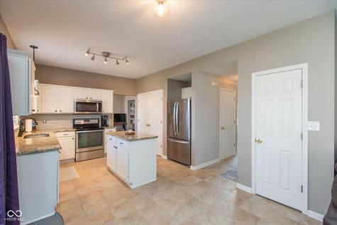 6481 Timber Leaf Lane Indianapolis IN 46236