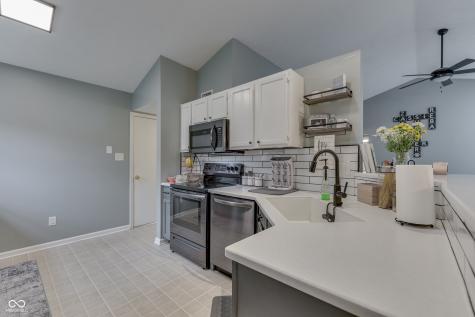 4241 Saffron Drive Indianapolis IN 46237
