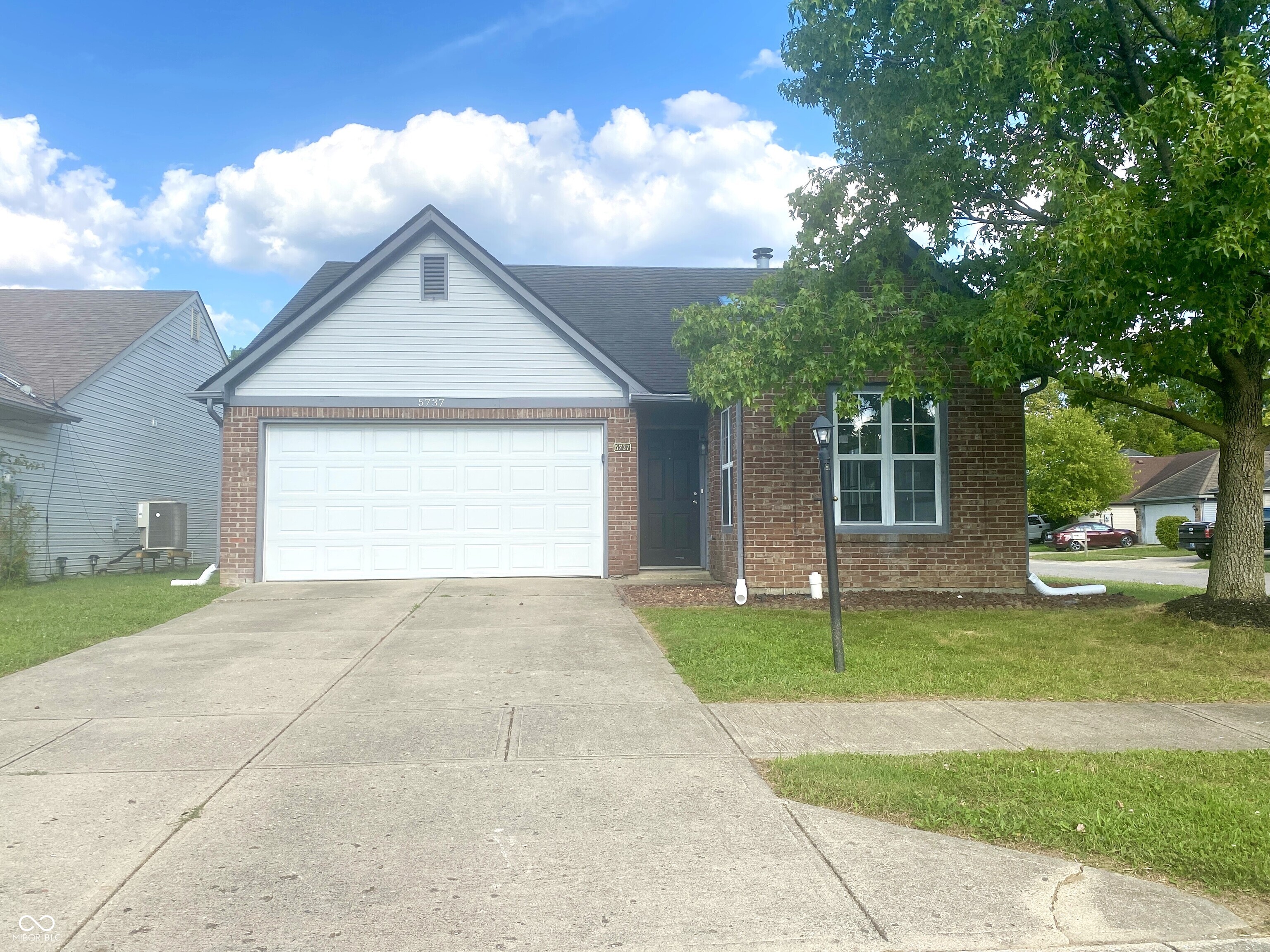 5737 Bur Oak Place Indianapolis IN 46254
