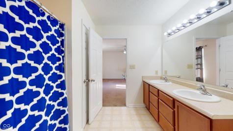 2356 Bridlewood Drive Franklin IN 46131