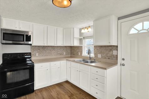 1106 S Dequincy Street Indianapolis IN 46203