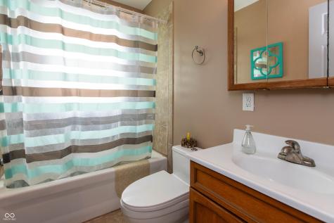 5421 Mendenhall Road Indianapolis IN 46241