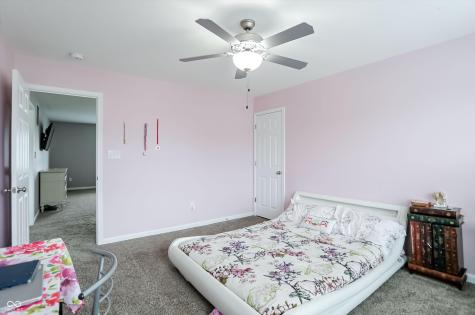 1331 Horse Shoe Greenwood IN 46143