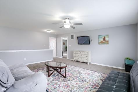 1331 Horse Shoe Greenwood IN 46143