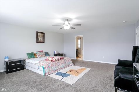 1331 Horse Shoe Greenwood IN 46143