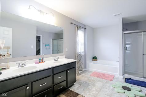 1331 Horse Shoe Greenwood IN 46143