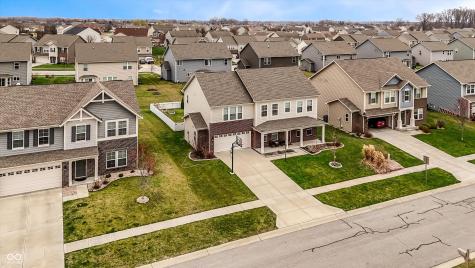 1331 Horse Shoe Greenwood IN 46143