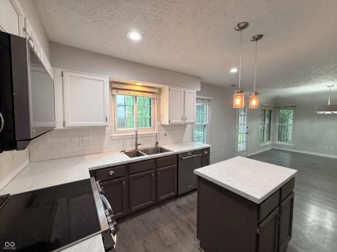8302 La Habra Lane Indianapolis IN 46236