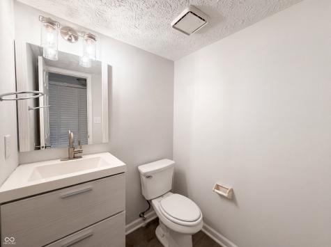 8302 La Habra Lane Indianapolis IN 46236