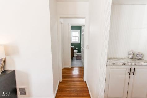 2428 Mcleay Drive Indianapolis IN 46220
