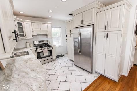 2428 Mcleay Drive Indianapolis IN 46220