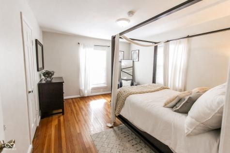2428 Mcleay Drive Indianapolis IN 46220
