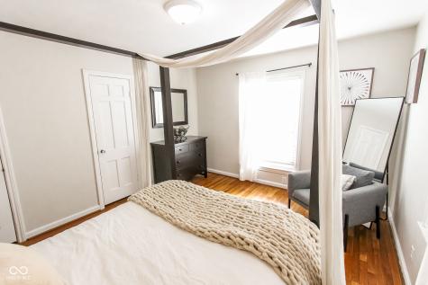 2428 Mcleay Drive Indianapolis IN 46220